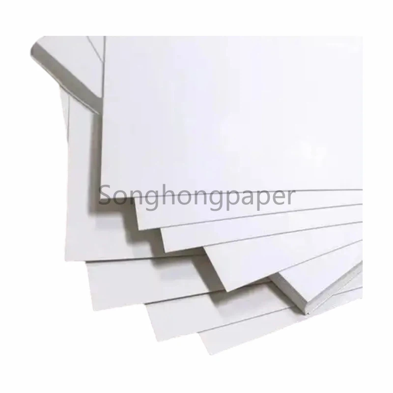 ورقة من الورق المقوى C1S SBS